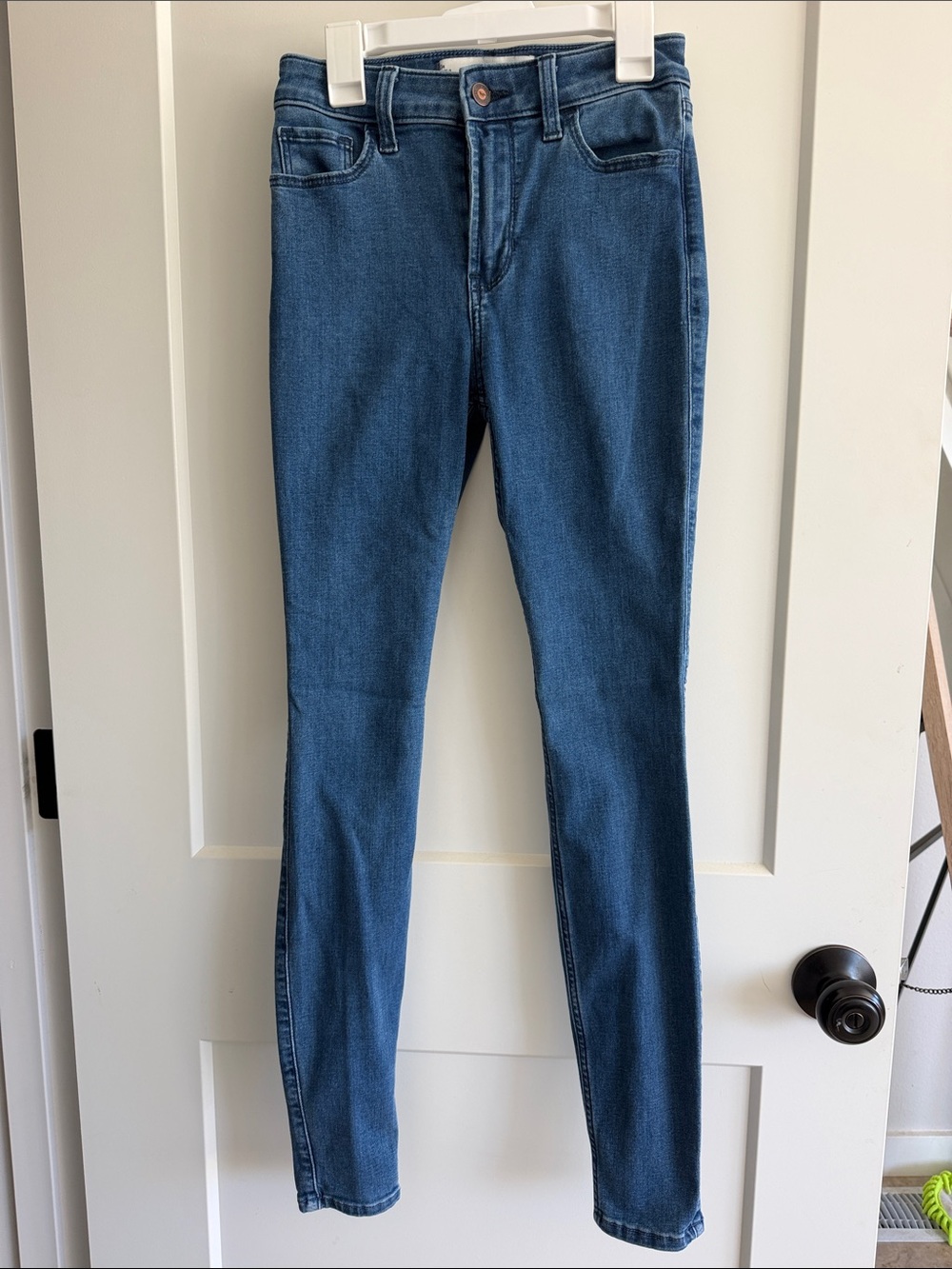 Hollister Women's Skinny Jeans in Medium Blue Wash